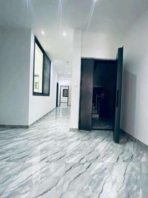 À louer grand appartement derrière école bilingue image 15
