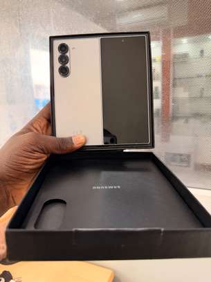 Samsung Galaxy Fold 6 256Gb ram 12 image 3