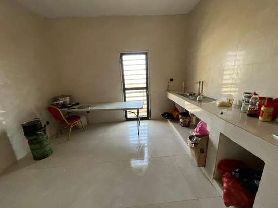 Appartement F3 à louer aux Almadies image 12
