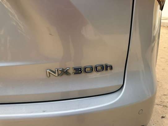 Lexus NX300H Année 2018 image 15