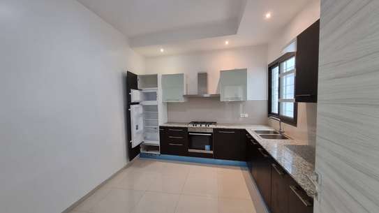 À louer – Appartement aux Almadies image 11