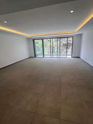 Bel appartement F5 au Point E image 6