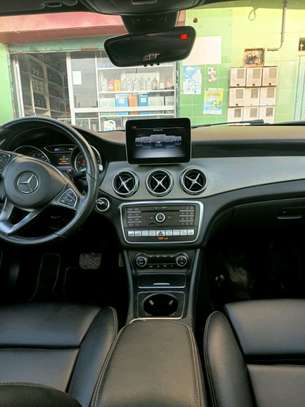 Mercedes-Benz image 5