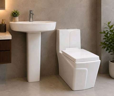 Ensemble toilette et lavabo blanc design moderne image 3
