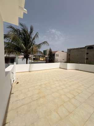 Villa R+1 Mermoz image 2