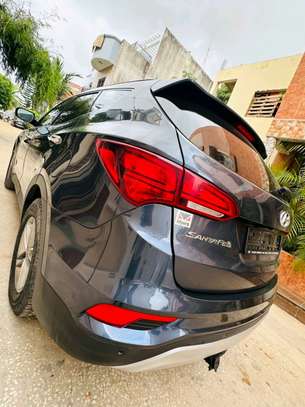 Hyundai santafe sport 2018 image 6