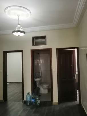 Appartement F3 pour bureau à louer à L6 ext image 2