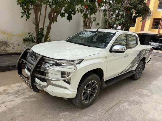 Mitsubishi l200 2024 image 6