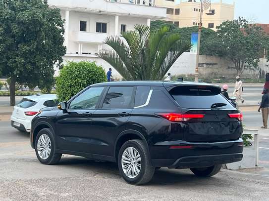 MITSUBISHI OUTLANDER 7 PALCES 2022 image 2