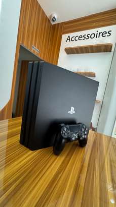 Ps4 Pro image 2