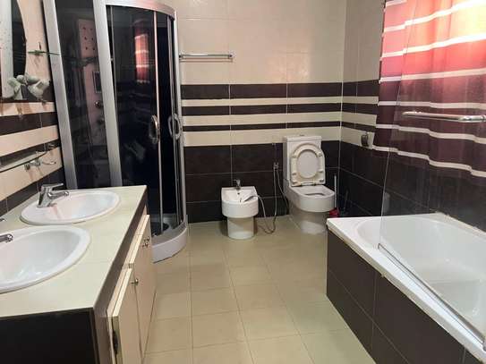 Villa à louer aux Almadies usage habitation ou professionnel image 3