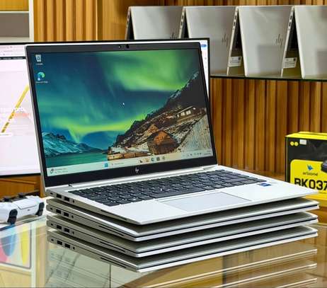 HP Elitebook 830 G8 cor i5 de 11th Gen image 3