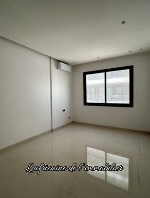 Appartement F4 à louer à Mermoz image 7