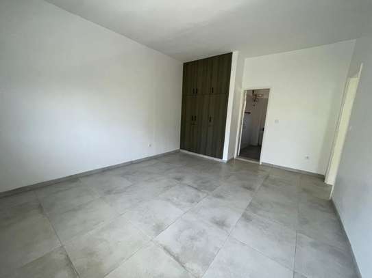 Loft /villa à louer aux Almadies image 3