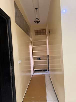 F2 meublé à sacré cœur 3 image 7