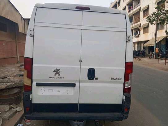 Fourgon utilitaire blanc image 9