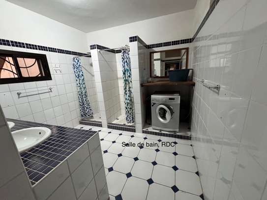 À VENDRE – Villa avec appartement indépendant à Ngaparou image 11