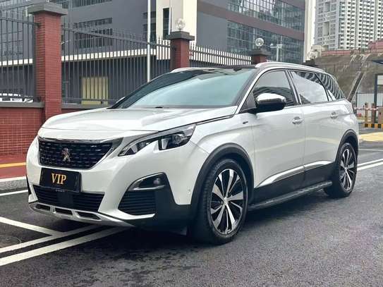 PEUGEOT 5008 image 2