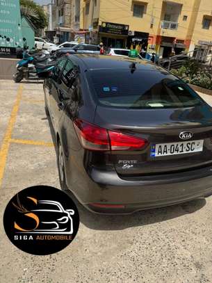 LOCATION DE VOITURE KIA FORTE 2017 image 6