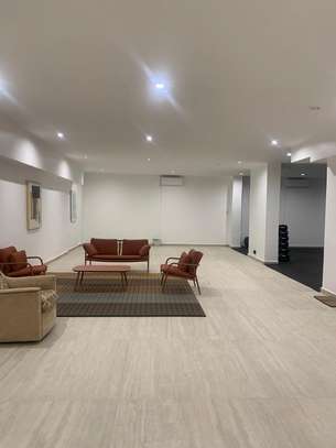 TRÈS BEL APPARTEMENT F4 A LOUER AUX ALMADIES image 3