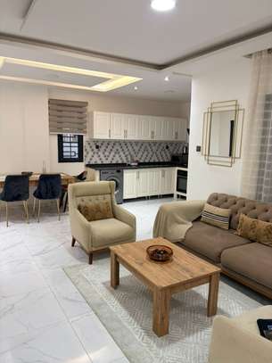 Chic appartement meublé image 11