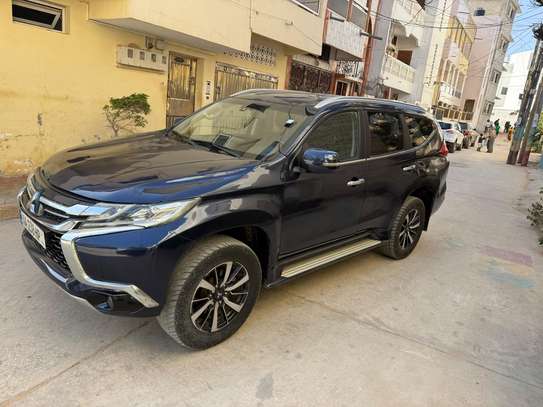 mitsubishi pajero sport image 3