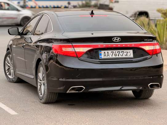 HYUNDAI GRANDEUR 2015/16 image 6