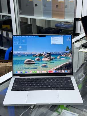 MacBook Pro 2023 M3 image 2