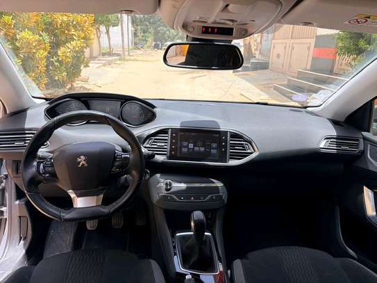 Peugeot 308 image 6
