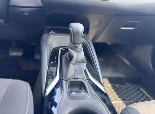 2020 Toyota Corolla SE HATCHBACK image 8