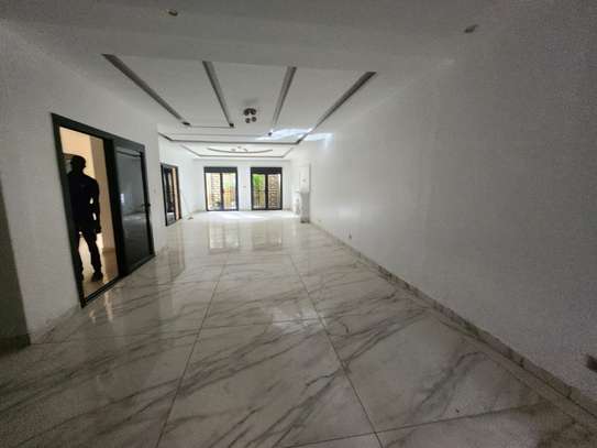 Villa R+2 à louer almadies image 13