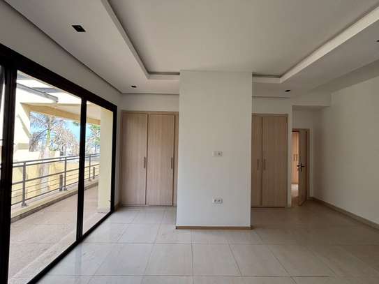 Villa contemporaine avec piscine image 2