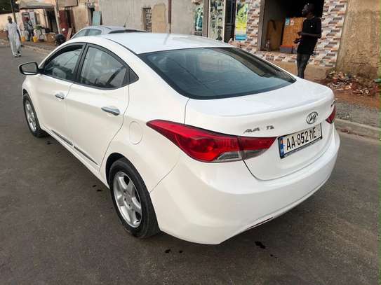 Hyundai avante image 8
