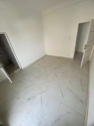 APPARTEMENT F3 YOFF BIAGUI image 8