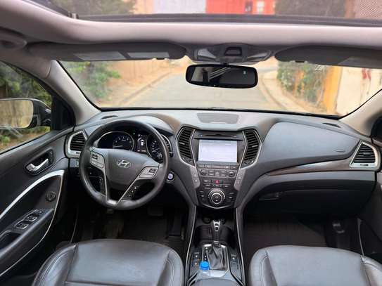 Hyundai Santa Fe limited image 5