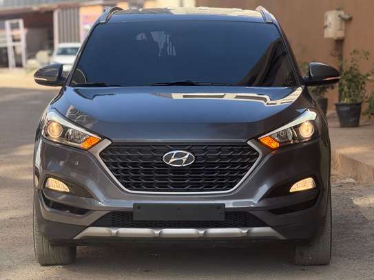 Hyundai tucson image 2