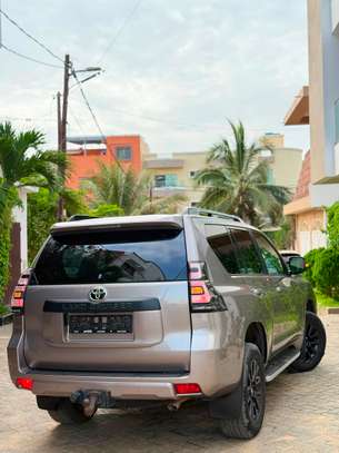 TOYOTA PRADO Lande Cruiser image 9