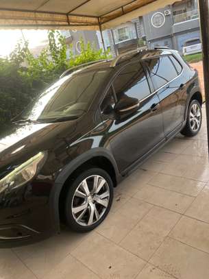 Peugeot 2008 SUV image 4