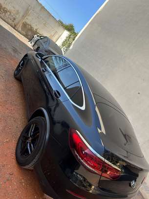 Voiture de luxe à louer image 4