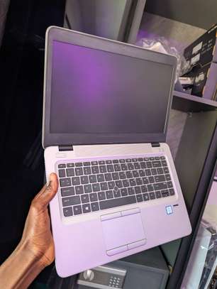 HP elitebook 840 g3 image 2