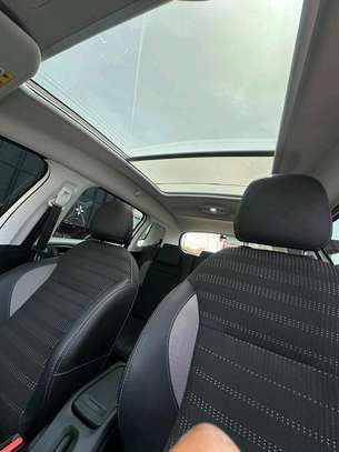 Peugeot 2008 image 6