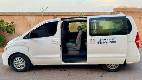 HYUNDAI GRAND STAREX 12 places image 10