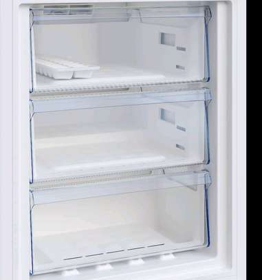 REFRIGERATEUR BEKO COMBINE 3TIROIRS 344LITRES NOFROST GRIS image 2