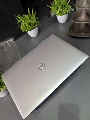 Dell précision 7520 i7 7th / NVIDIA 4gb / 16gb ram image 4