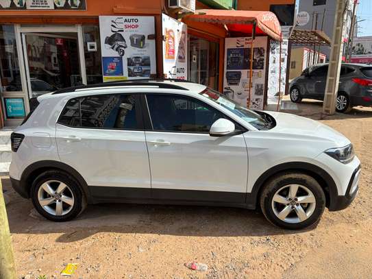 Volskwagen T-cross 2023 image 4