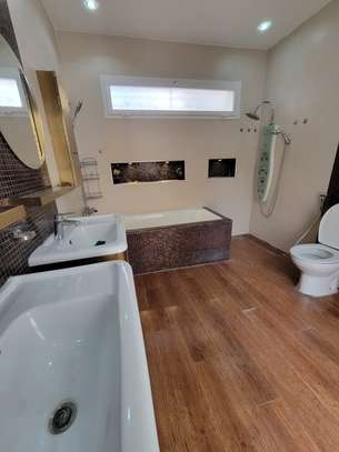 Villa F5 à louer non meublée entrée Cheikh Amar Mamelles image 3