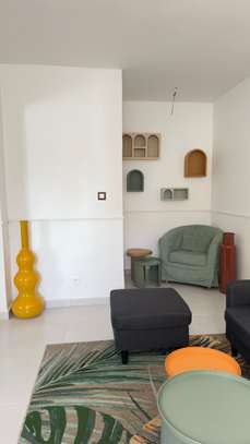 Appartement propre et moderne à sacré coeur image 6