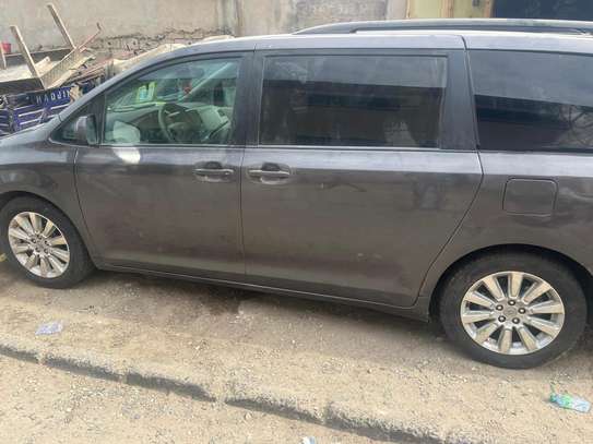 TOYOTA SIENNE 2013 image 9
