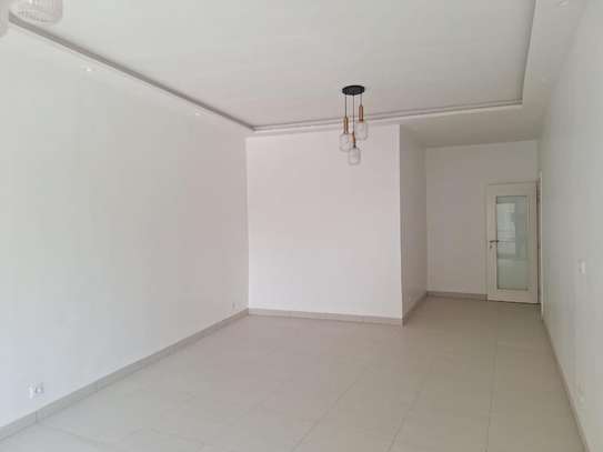 Appartement F4 à louer au point e image 7