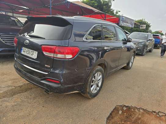 kia sorento image 6